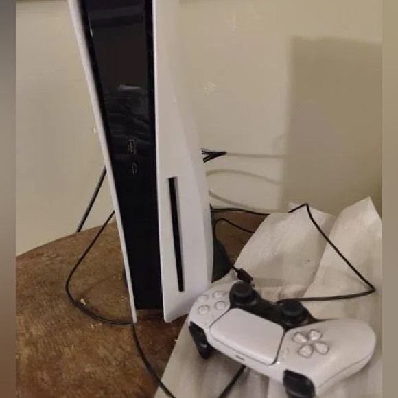 PlayStation 5 Sony, Brand New! - Picture 1 of 3